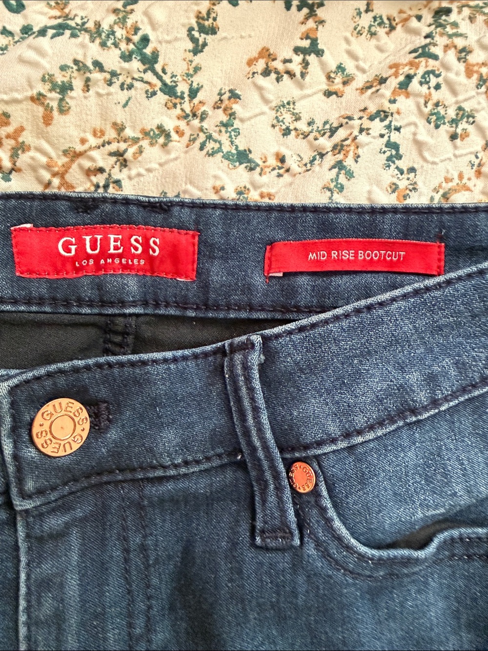 Guess Mid Rise Bootcut size 31 - Picture 4 of 5